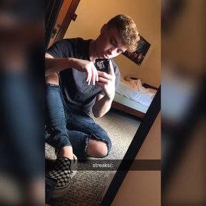 Meet your Posher, Ethan